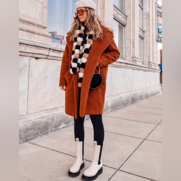 NIB Free People Brooks Lug Sole Suede Chelsea Boot, Dove Gray Mist, 8, 38.5, NWT - Picture 16 of 16